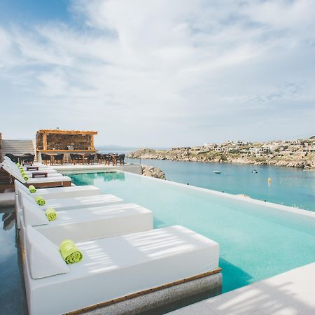 Super Paradise Suites Bagian luar foto
