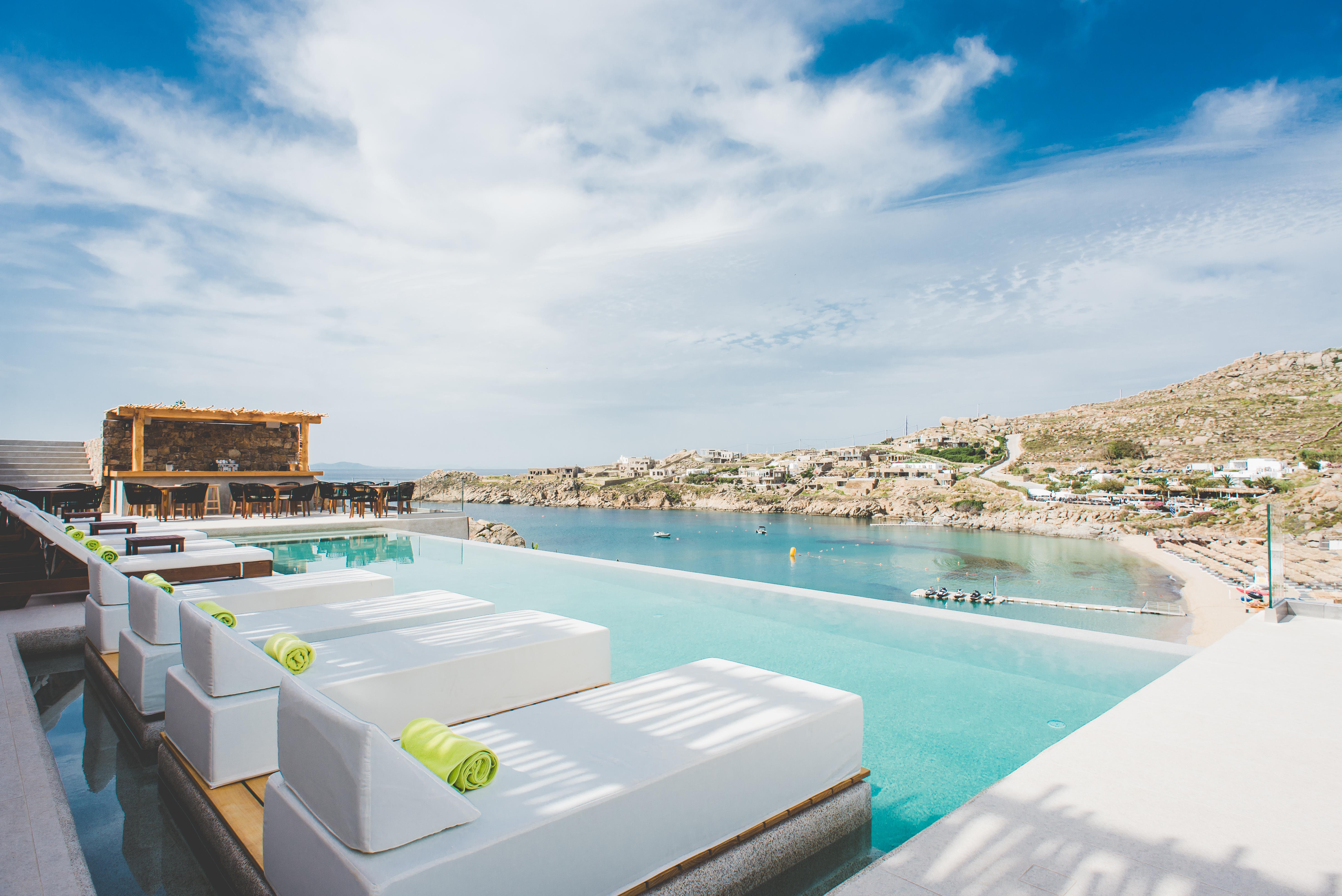 Super Paradise Suites Bagian luar foto
