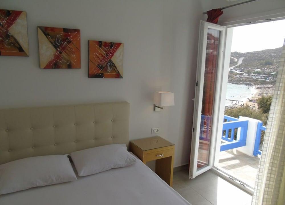 Super Paradise Suites Bagian luar foto